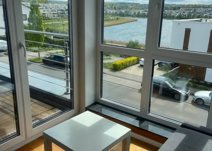 Apartment Haus Mit Panoramablick Auf Den Phoenixsee Dortmund