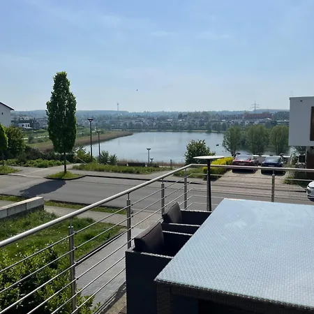 Apartment Haus Mit Panoramablick Auf Den Phoenixsee Dortmund